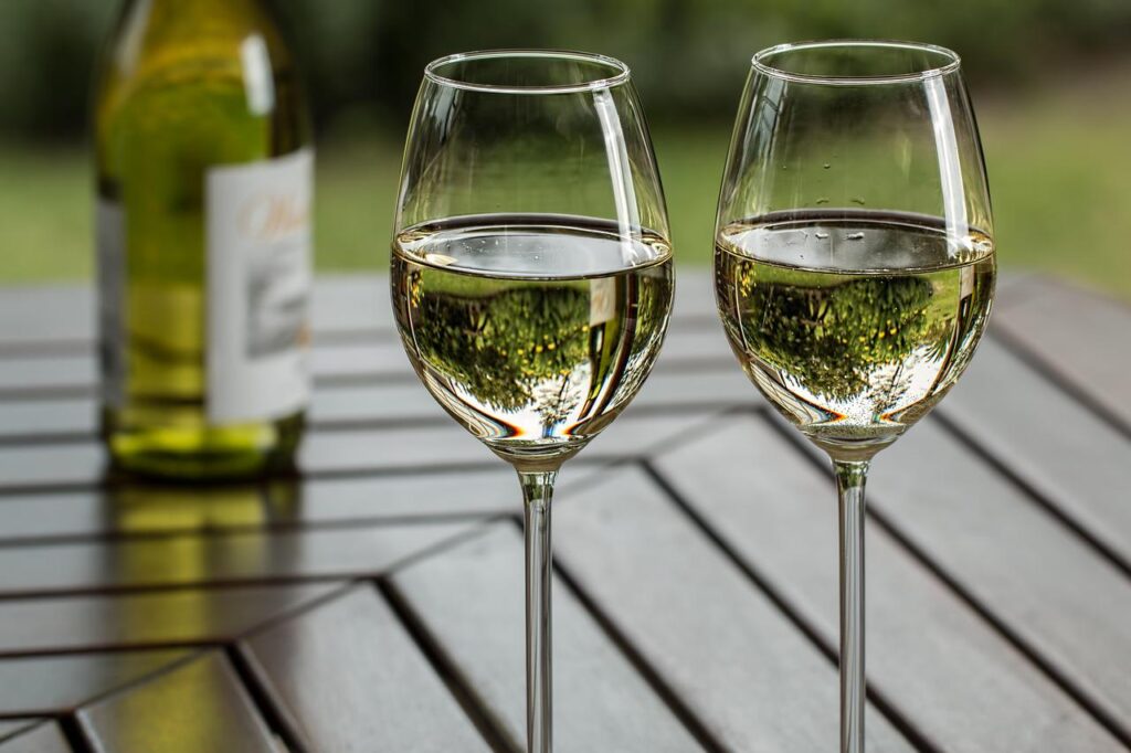types of wine , white wine