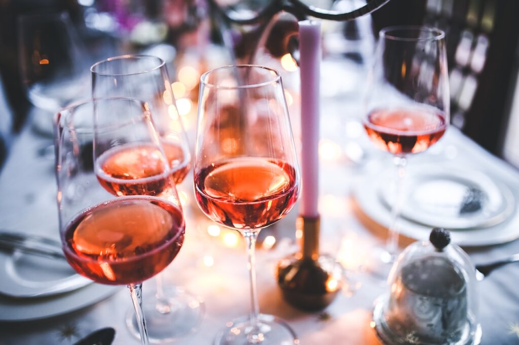 types of wine , rose wine